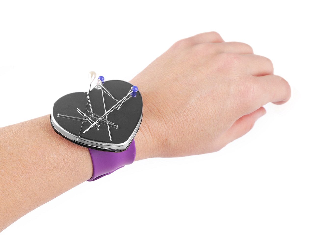 Magnetic hand pin cushion - heart, rectangle - Light green (1 Piece)